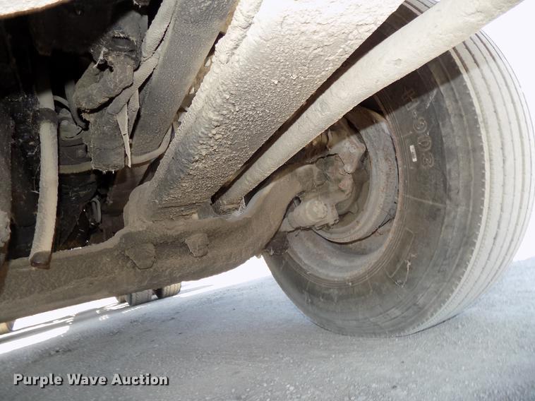 image for item DB8602 2001 Freightliner FL112 semi truck