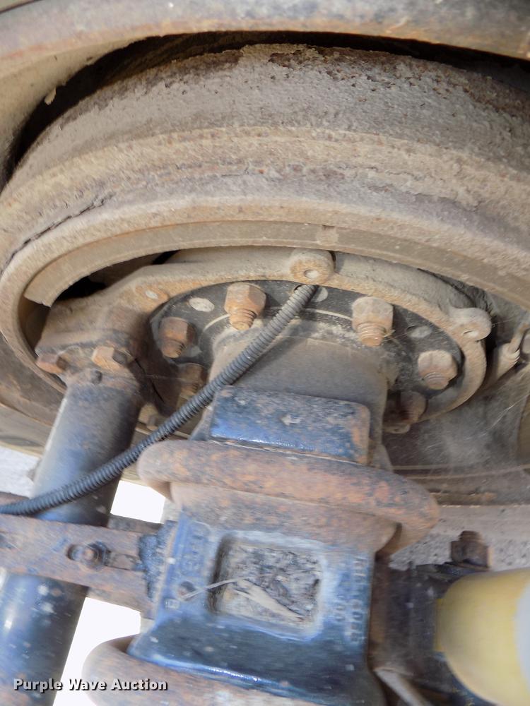 image for item DB8602 2001 Freightliner FL112 semi truck