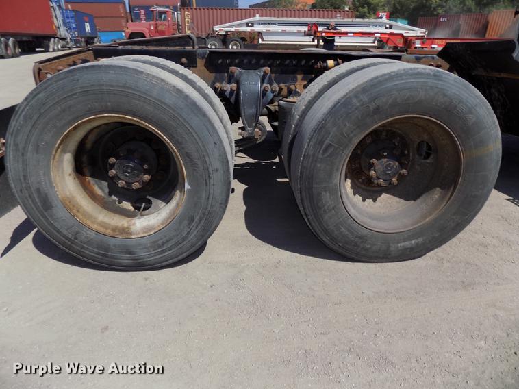 image for item DB8602 2001 Freightliner FL112 semi truck