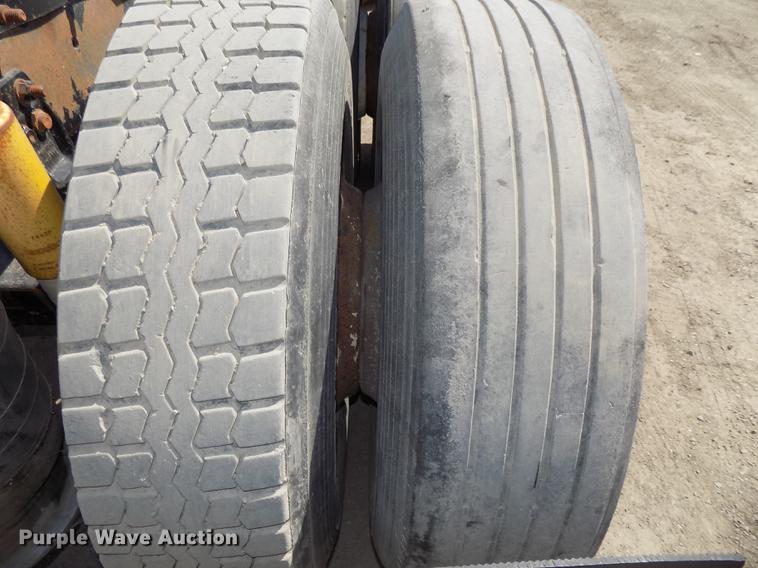 image for item DB8602 2001 Freightliner FL112 semi truck