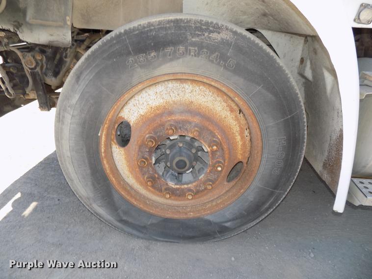 image for item DB8602 2001 Freightliner FL112 semi truck