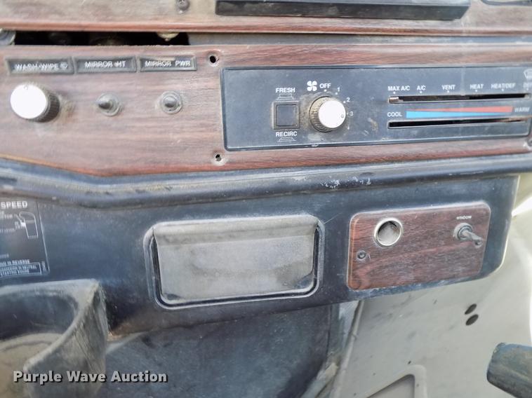 image for item DB8604 1999 Freightliner FLD112 semi truck