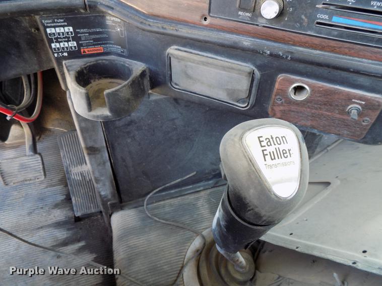 image for item DB8604 1999 Freightliner FLD112 semi truck