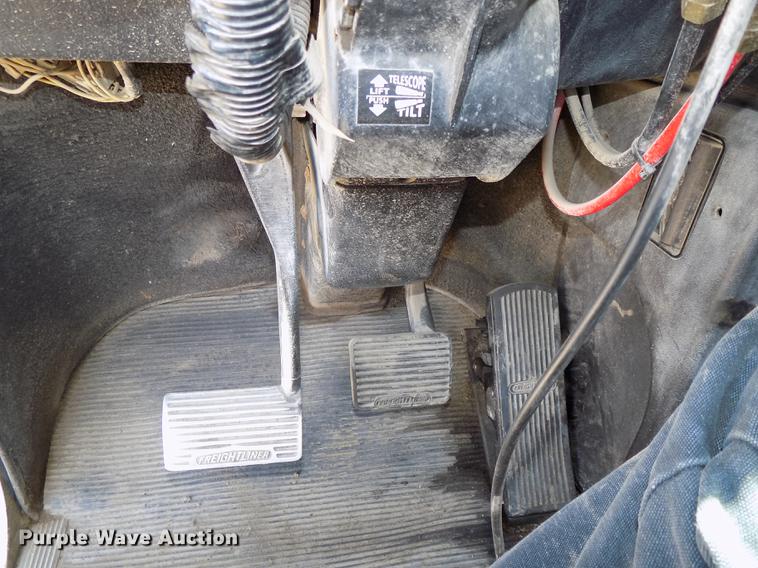 image for item DB8604 1999 Freightliner FLD112 semi truck