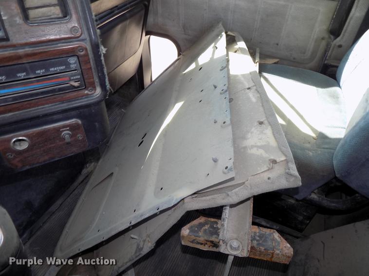 image for item DB8604 1999 Freightliner FLD112 semi truck