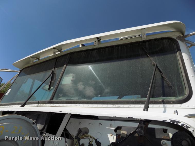 image for item DB8604 1999 Freightliner FLD112 semi truck