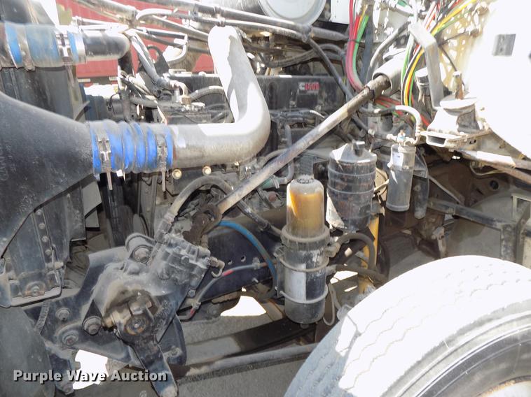 image for item DB8604 1999 Freightliner FLD112 semi truck