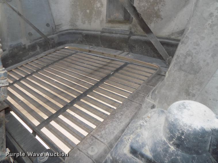 image for item DB8604 1999 Freightliner FLD112 semi truck