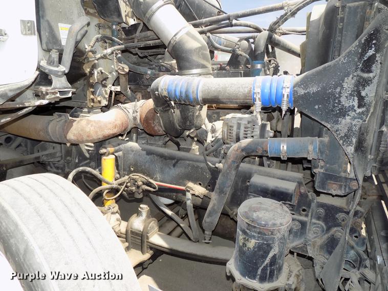 image for item DB8604 1999 Freightliner FLD112 semi truck