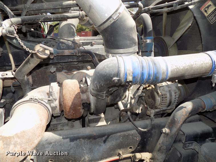 image for item DB8604 1999 Freightliner FLD112 semi truck