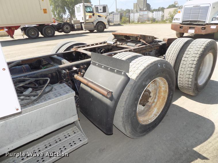 image for item DB8604 1999 Freightliner FLD112 semi truck