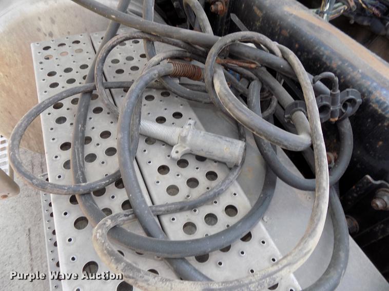 image for item DB8604 1999 Freightliner FLD112 semi truck