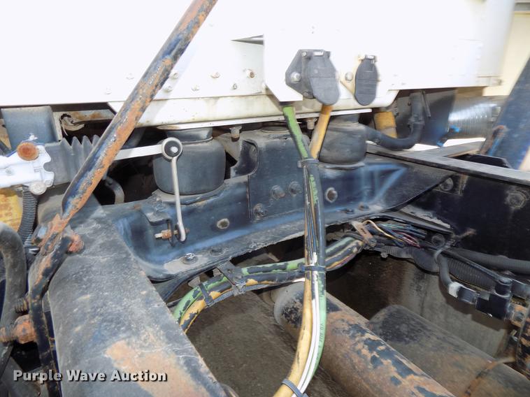 image for item DB8604 1999 Freightliner FLD112 semi truck