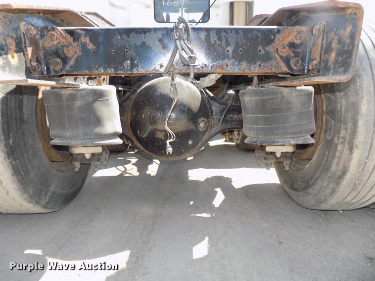 image for item DB8604 1999 Freightliner FLD112 semi truck