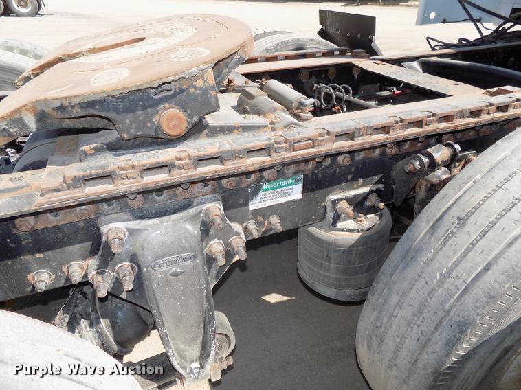 image for item DB8604 1999 Freightliner FLD112 semi truck