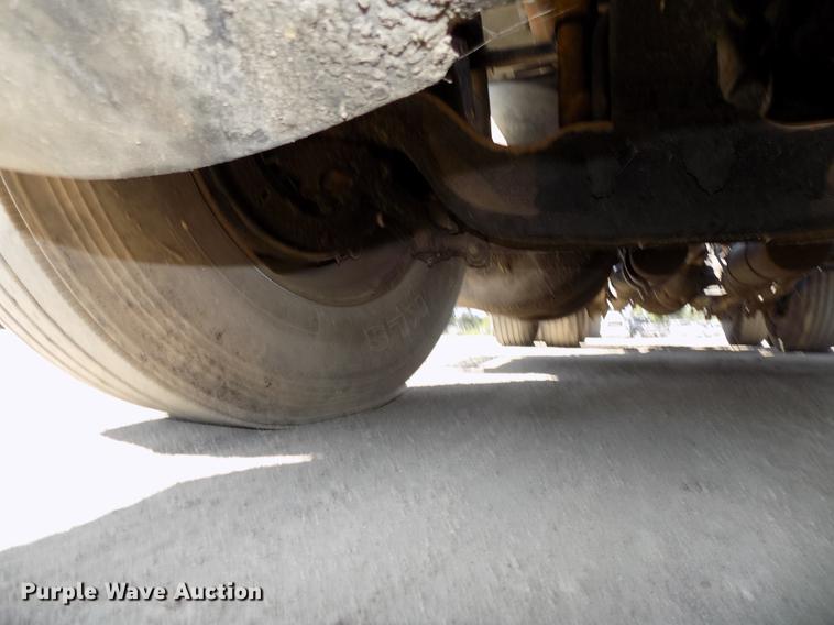 image for item DB8604 1999 Freightliner FLD112 semi truck