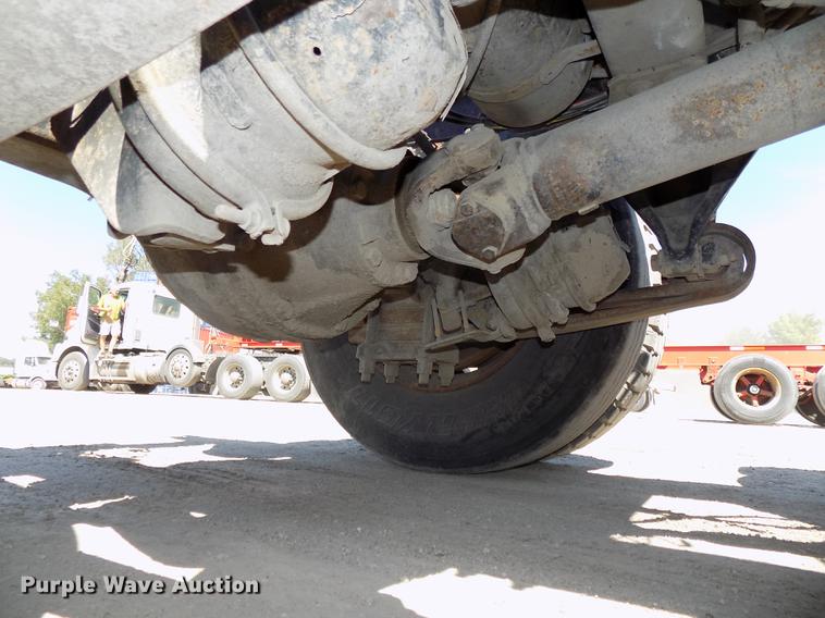 image for item DB8604 1999 Freightliner FLD112 semi truck