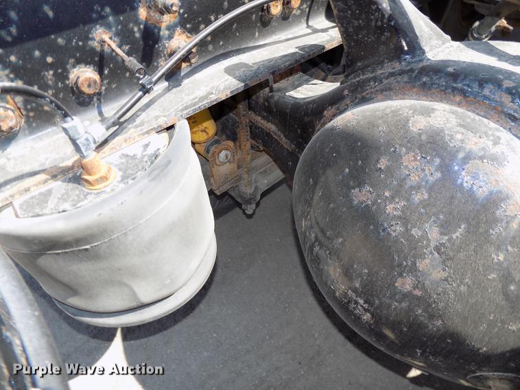 image for item DB8604 1999 Freightliner FLD112 semi truck