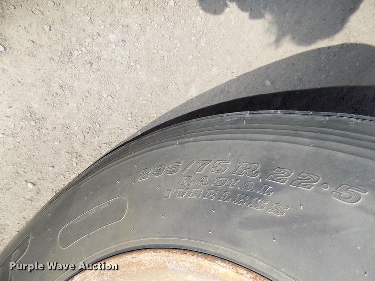 image for item DB8604 1999 Freightliner FLD112 semi truck