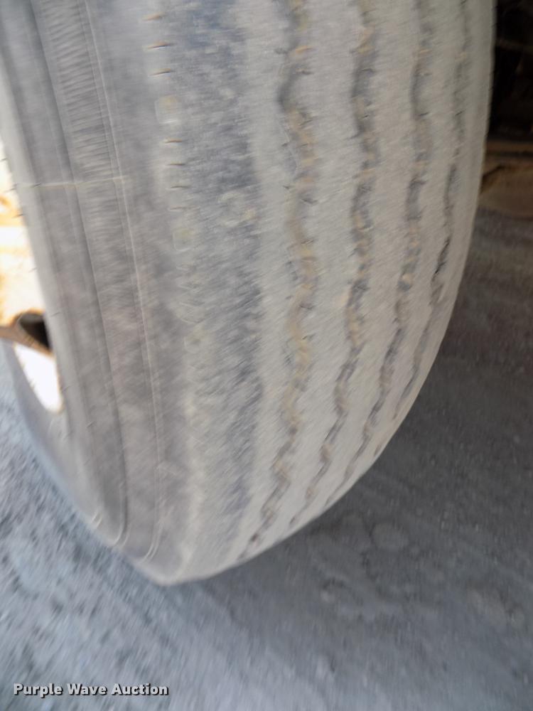 image for item DB8604 1999 Freightliner FLD112 semi truck