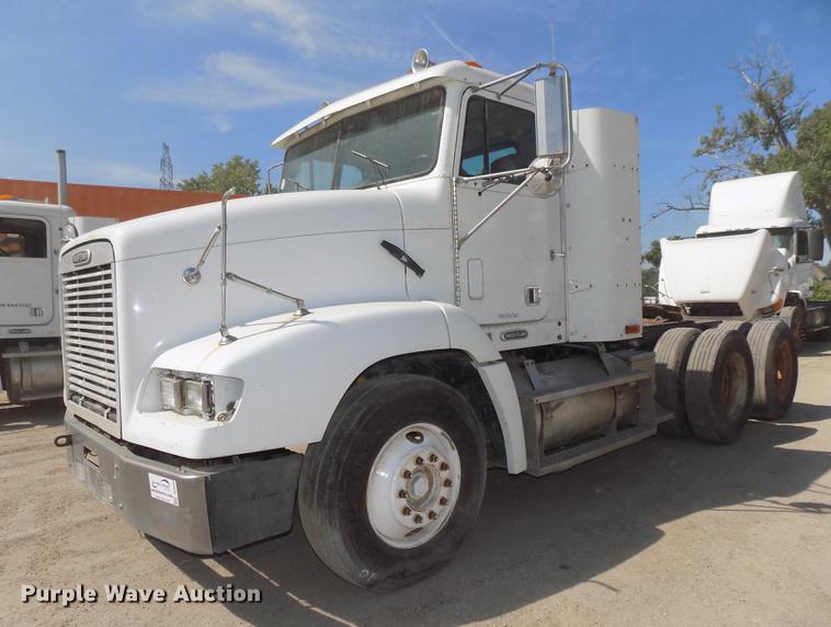 image for item DB8606 1999 Freightliner FLD112 semi truck