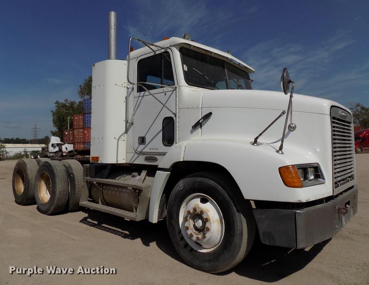 image for item DB8606 1999 Freightliner FLD112 semi truck