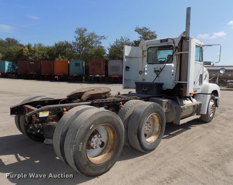 image for item DB8606 1999 Freightliner FLD112 semi truck