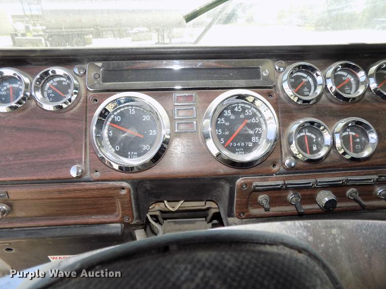 image for item DB8606 1999 Freightliner FLD112 semi truck