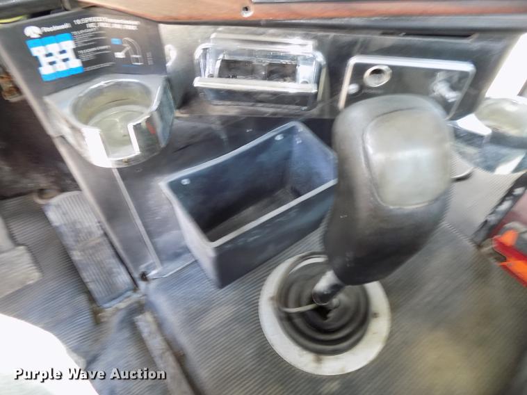 image for item DB8606 1999 Freightliner FLD112 semi truck