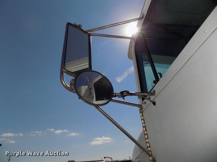 image for item DB8606 1999 Freightliner FLD112 semi truck