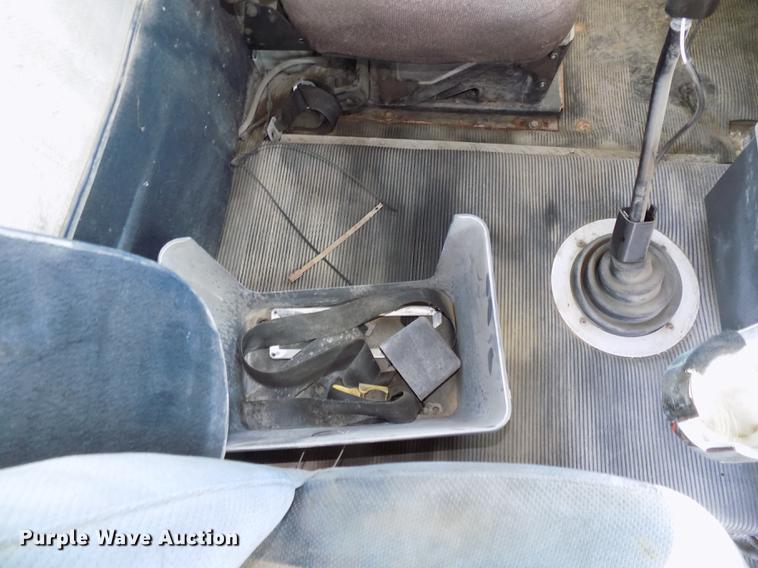 image for item DB8606 1999 Freightliner FLD112 semi truck