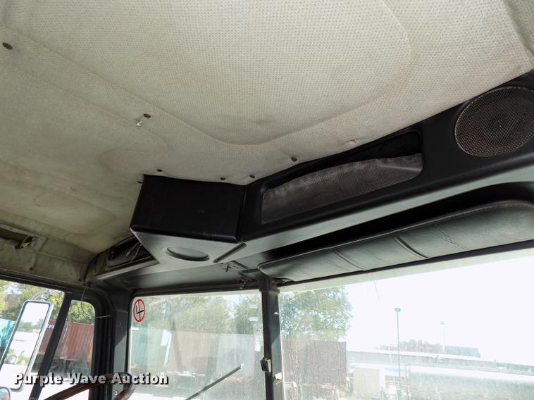 image for item DB8606 1999 Freightliner FLD112 semi truck