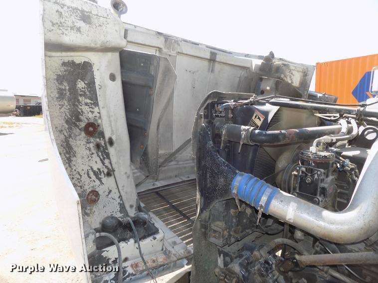 image for item DB8606 1999 Freightliner FLD112 semi truck