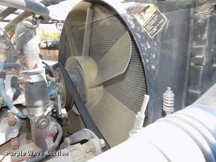 image for item DB8606 1999 Freightliner FLD112 semi truck