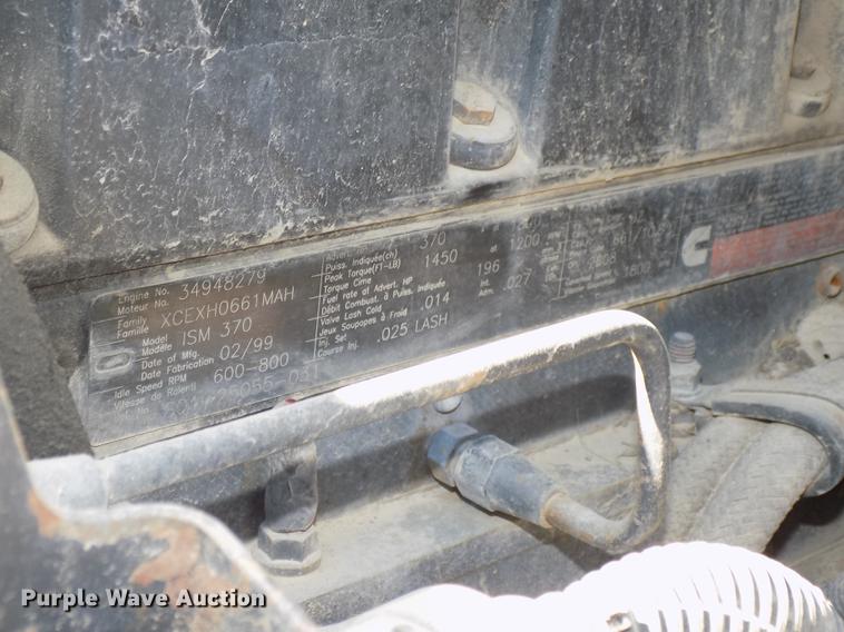 image for item DB8606 1999 Freightliner FLD112 semi truck