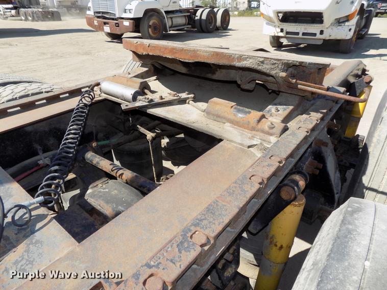 image for item DB8606 1999 Freightliner FLD112 semi truck