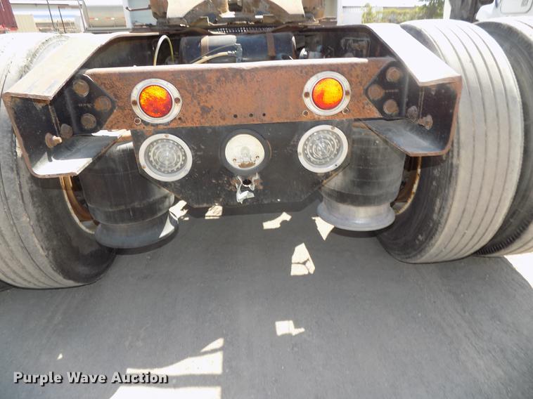 image for item DB8606 1999 Freightliner FLD112 semi truck