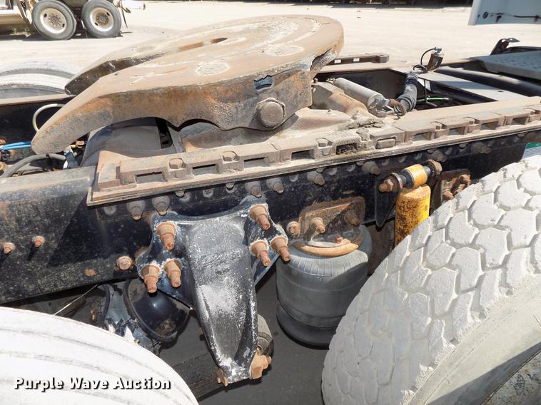 image for item DB8606 1999 Freightliner FLD112 semi truck