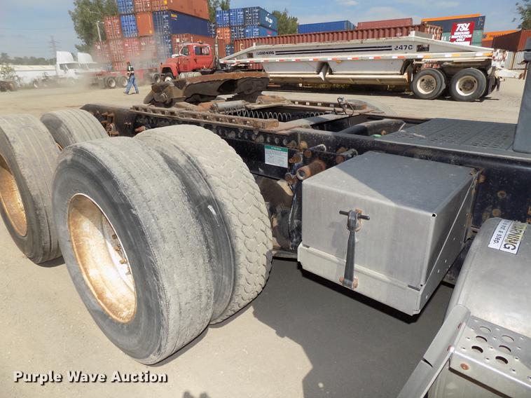 image for item DB8606 1999 Freightliner FLD112 semi truck