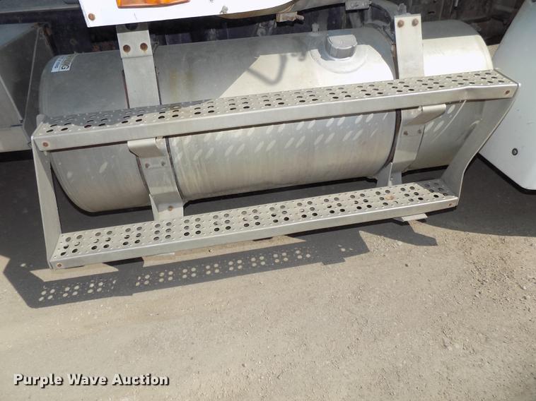 image for item DB8606 1999 Freightliner FLD112 semi truck