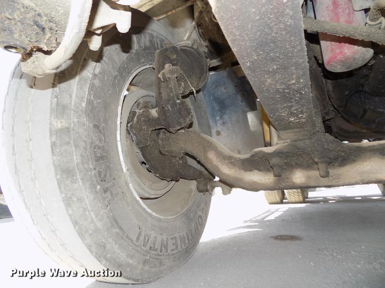 image for item DB8606 1999 Freightliner FLD112 semi truck