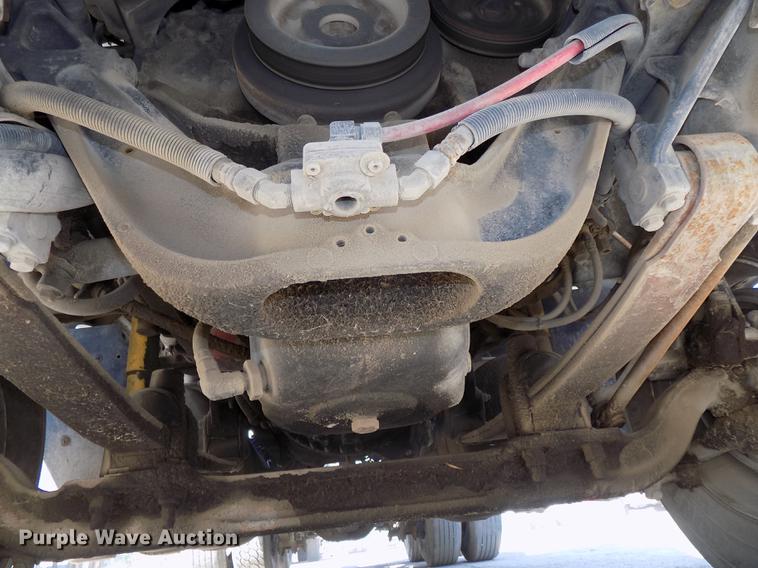 image for item DB8606 1999 Freightliner FLD112 semi truck