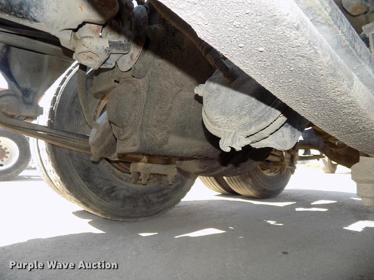 image for item DB8606 1999 Freightliner FLD112 semi truck