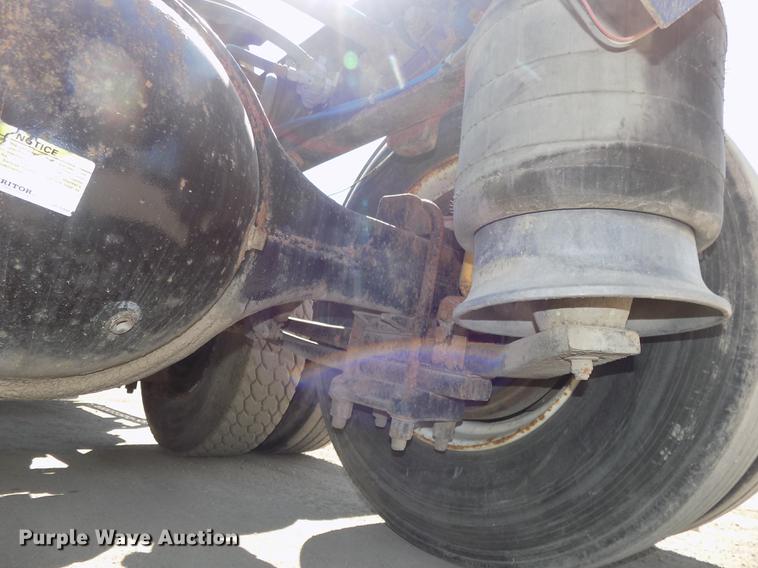 image for item DB8606 1999 Freightliner FLD112 semi truck