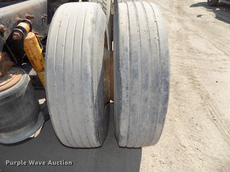 image for item DB8606 1999 Freightliner FLD112 semi truck