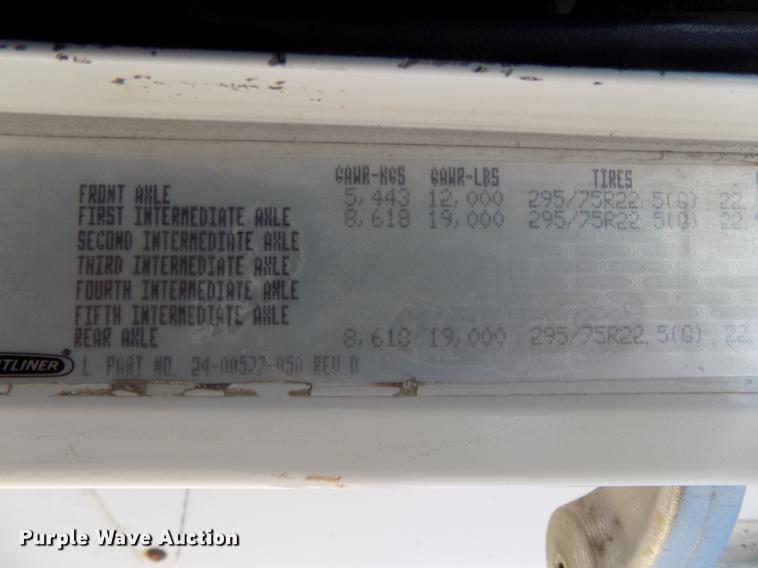 image for item DB8606 1999 Freightliner FLD112 semi truck