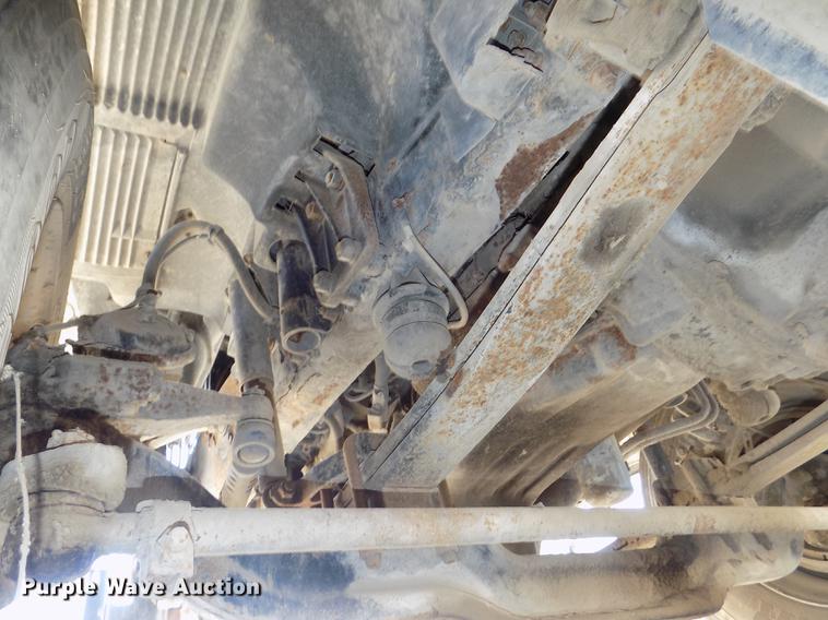 image for item DB8607 2000 Volvo VN semi truck