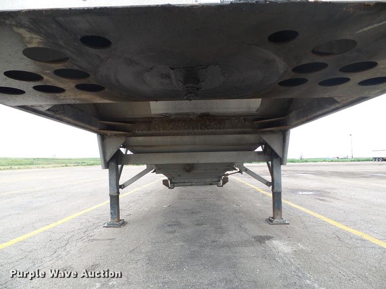 image for item DD5879 2016 Wilson DWH-550 double hopper bottom grain trailer