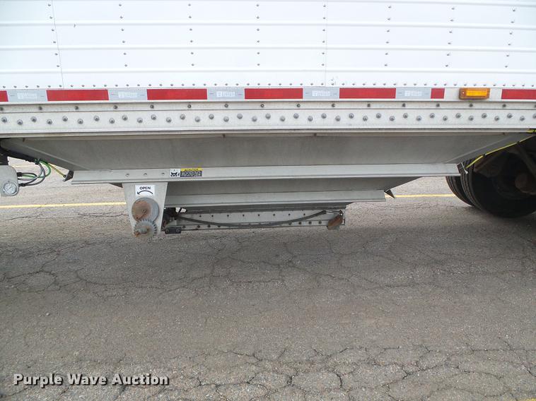 image for item DD5879 2016 Wilson DWH-550 double hopper bottom grain trailer