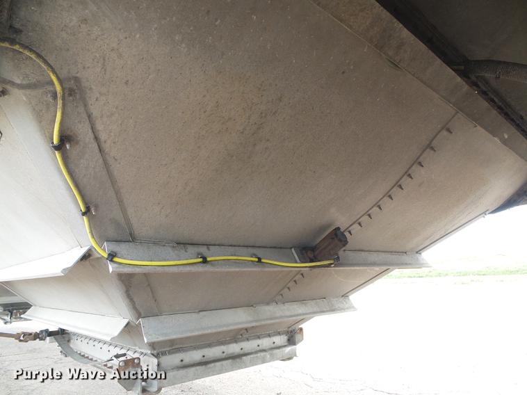 image for item DD5879 2016 Wilson DWH-550 double hopper bottom grain trailer